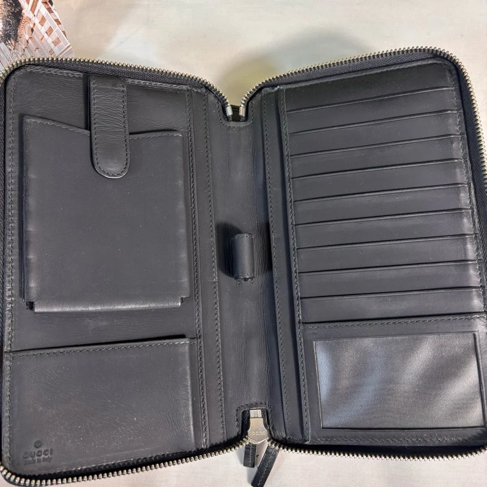 Beautiful Gucci Travel Organizer Wallet Black Guccissima - Picture 6 of 13